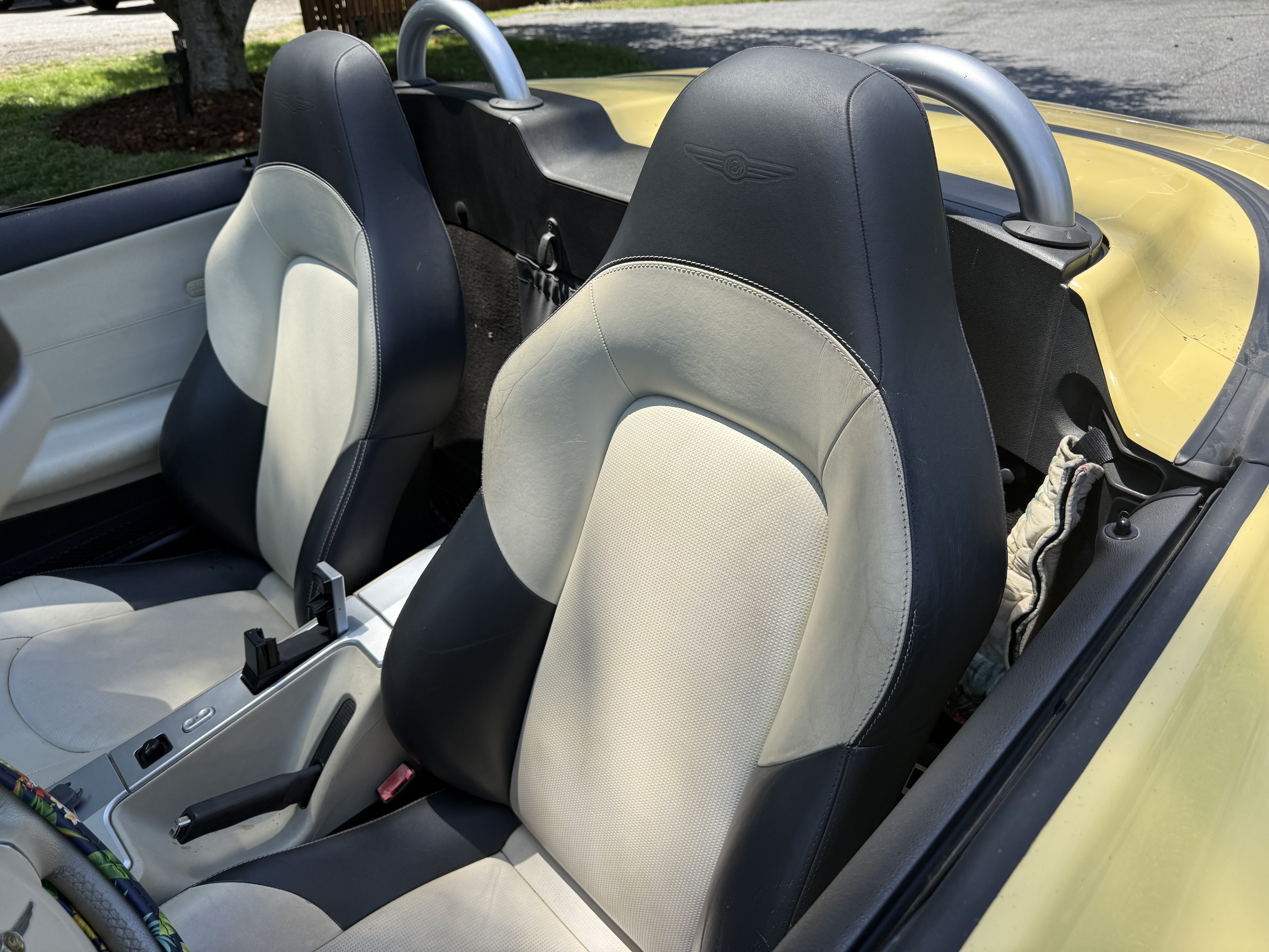 Used 2005 Chrysler Crossfire Limited RWD image 8