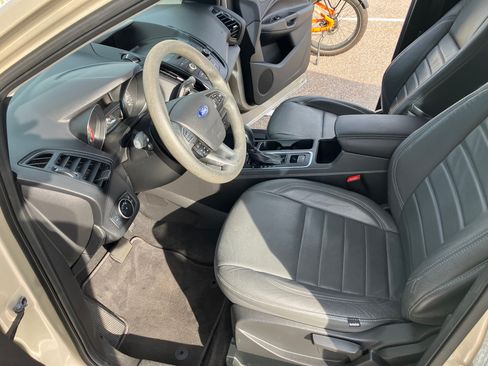 Used 2018 Ford Escape S image 9