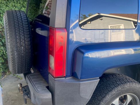 Used 2006 HUMMER H3 image 4