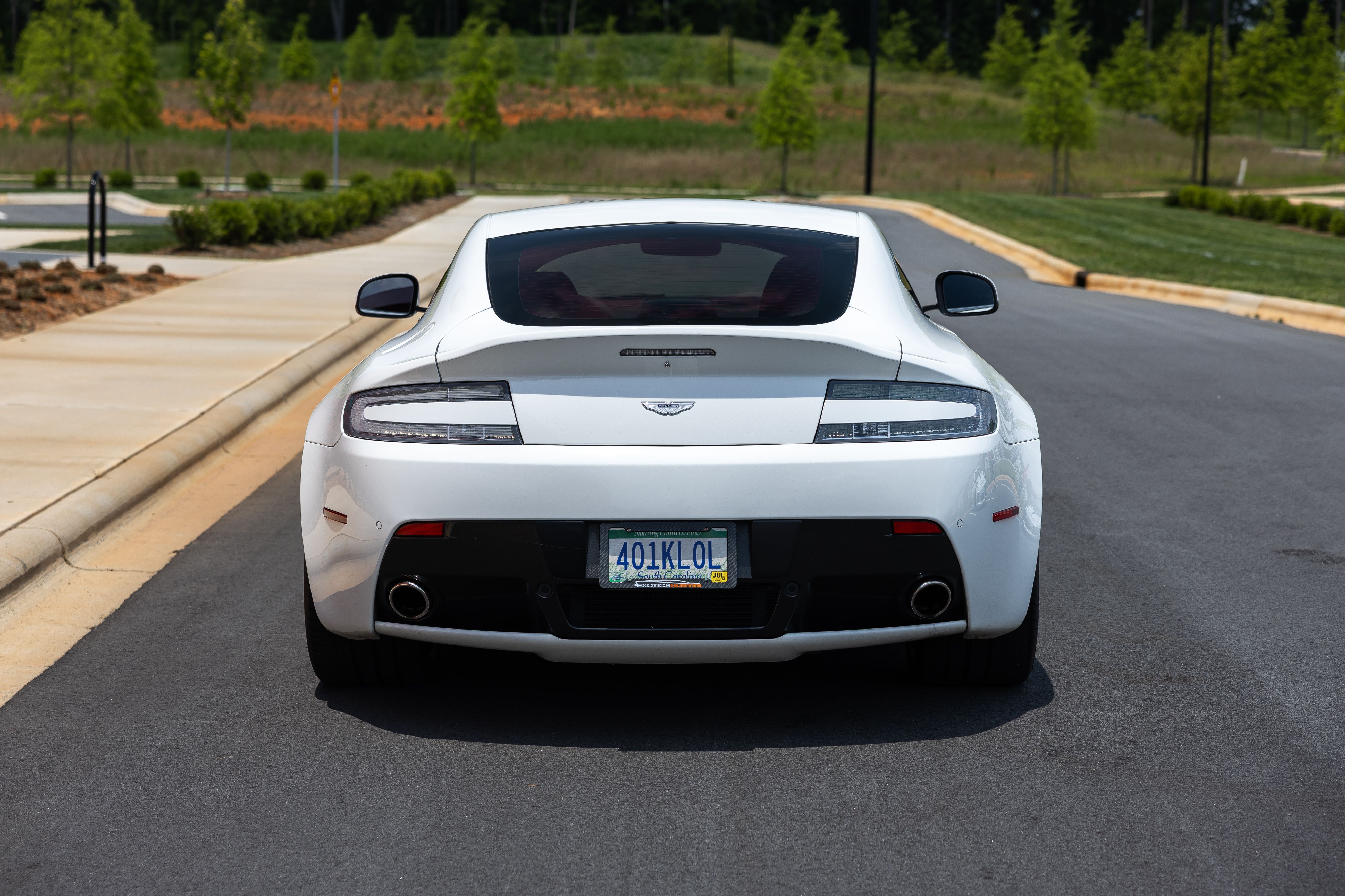 Used 2012 Aston Martin V12 Vantage Coupe RWD image 5