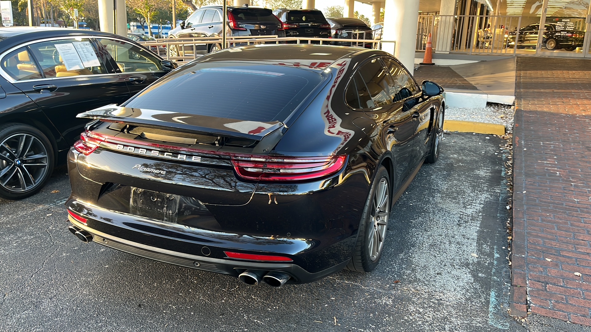 Used 2018 Porsche Panamera RWD image 2