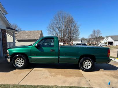 Used 2000 Chevrolet Silverado 1500 LS w/ Firm Ride Suspension Pkg