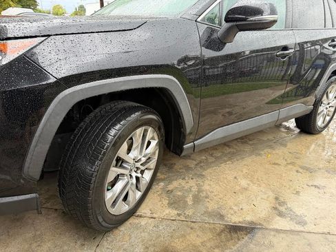 Used 2020 Toyota RAV4 XLE Premium image 1