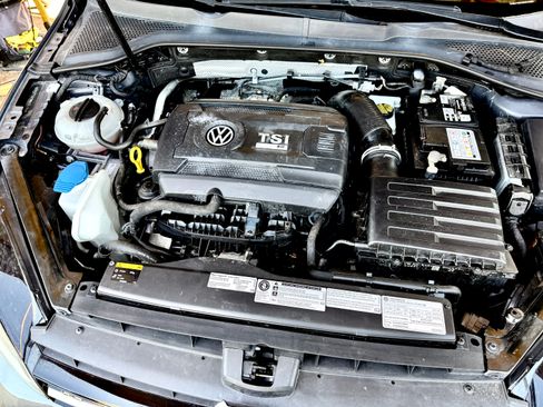 Used 2016 Volkswagen Golf R 4-Door w/ Driver Assistance Package AWD/4WD image 10