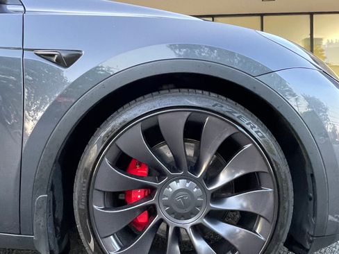 Used 2022 Tesla Model Y Performance AWD/4WD image 10