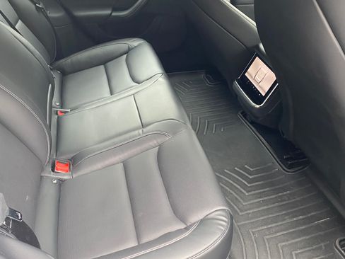 Used 2022 Tesla Model S Plaid image 10