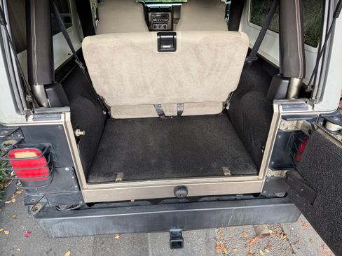 Used 2006 Jeep Wrangler Unlimited Rubicon AWD/4WD image 32