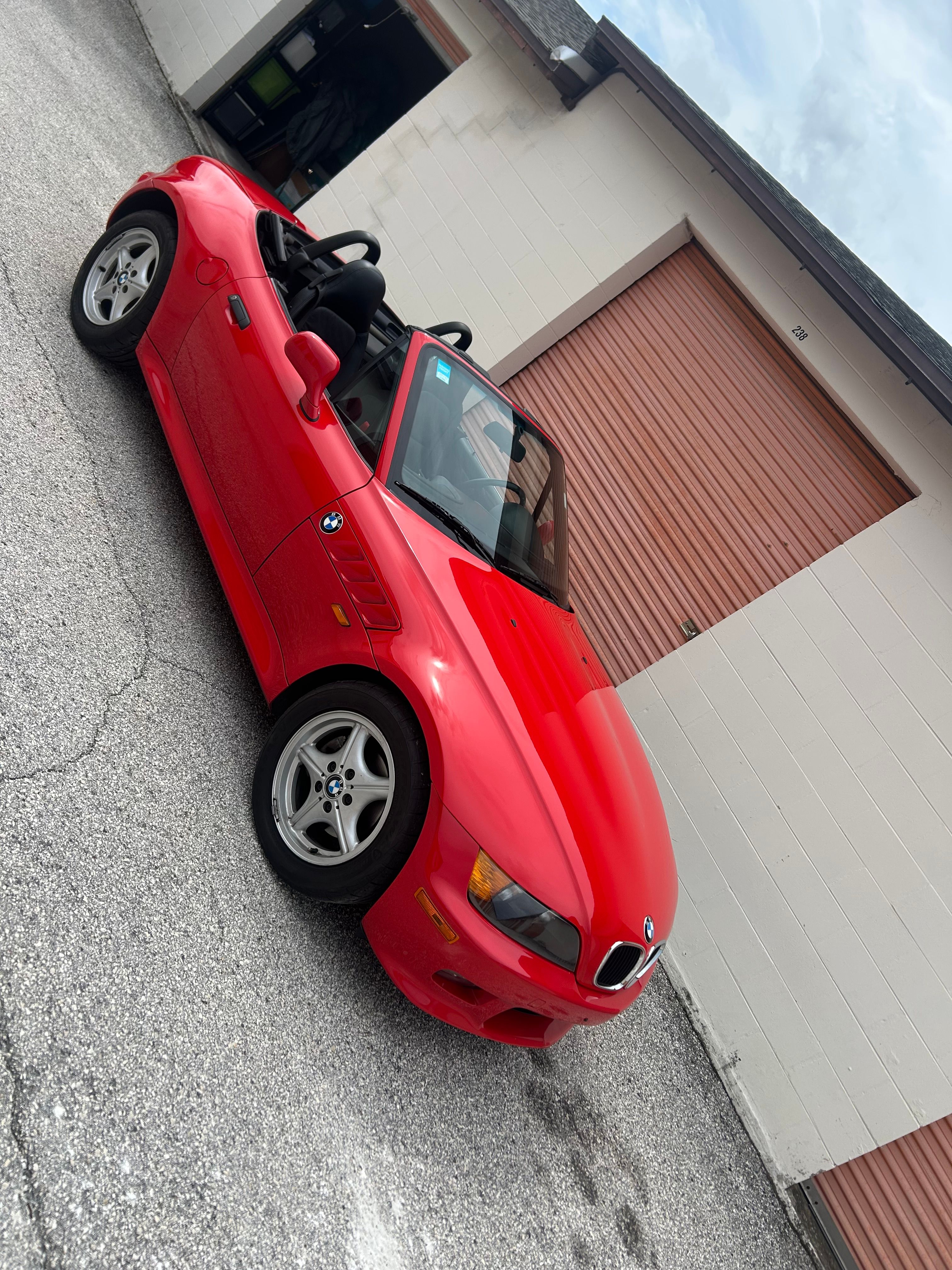 Used 1999 BMW Z3 2.5i RWD image 4