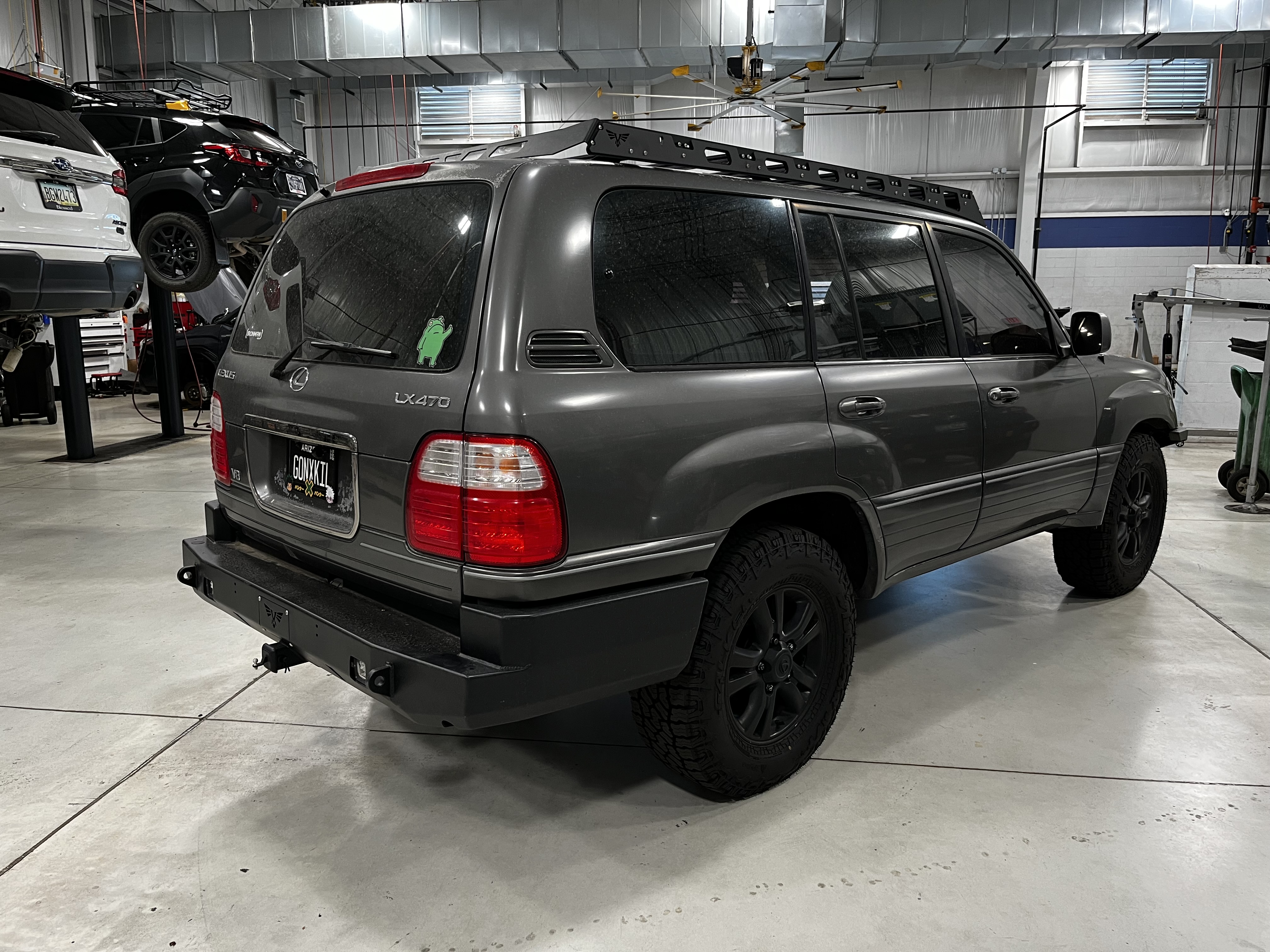 Used 2000 Lexus LX 470 4WD image 4