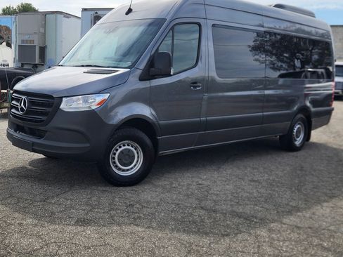 Used 2019 Mercedes-Benz Sprinter 2500 image 1