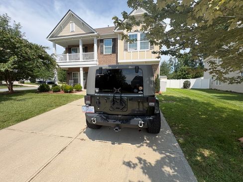 Used 2010 Jeep Wrangler Sahara AWD/4WD image 8