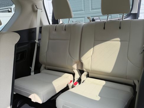 Used 2022 Lexus GX 460 Premium w/ Premium Package AWD/4WD image 16