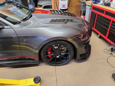 Used 2021 Ford Mustang Shelby GT500 w/ Carbon Fiber Track Pack image 28