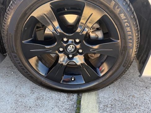 Used 2015 Toyota Sienna SE image 15