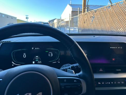 Used 2023 Kia Sportage EX image 10