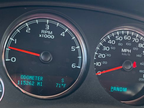 Used 2013 Chevrolet Tahoe LS w/ Convenience Package AWD/4WD image 13