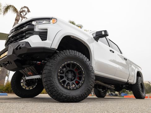 Used 2024 Chevrolet Silverado 1500 LT Trail Boss w/ LT Trail Boss Premium Package image 4