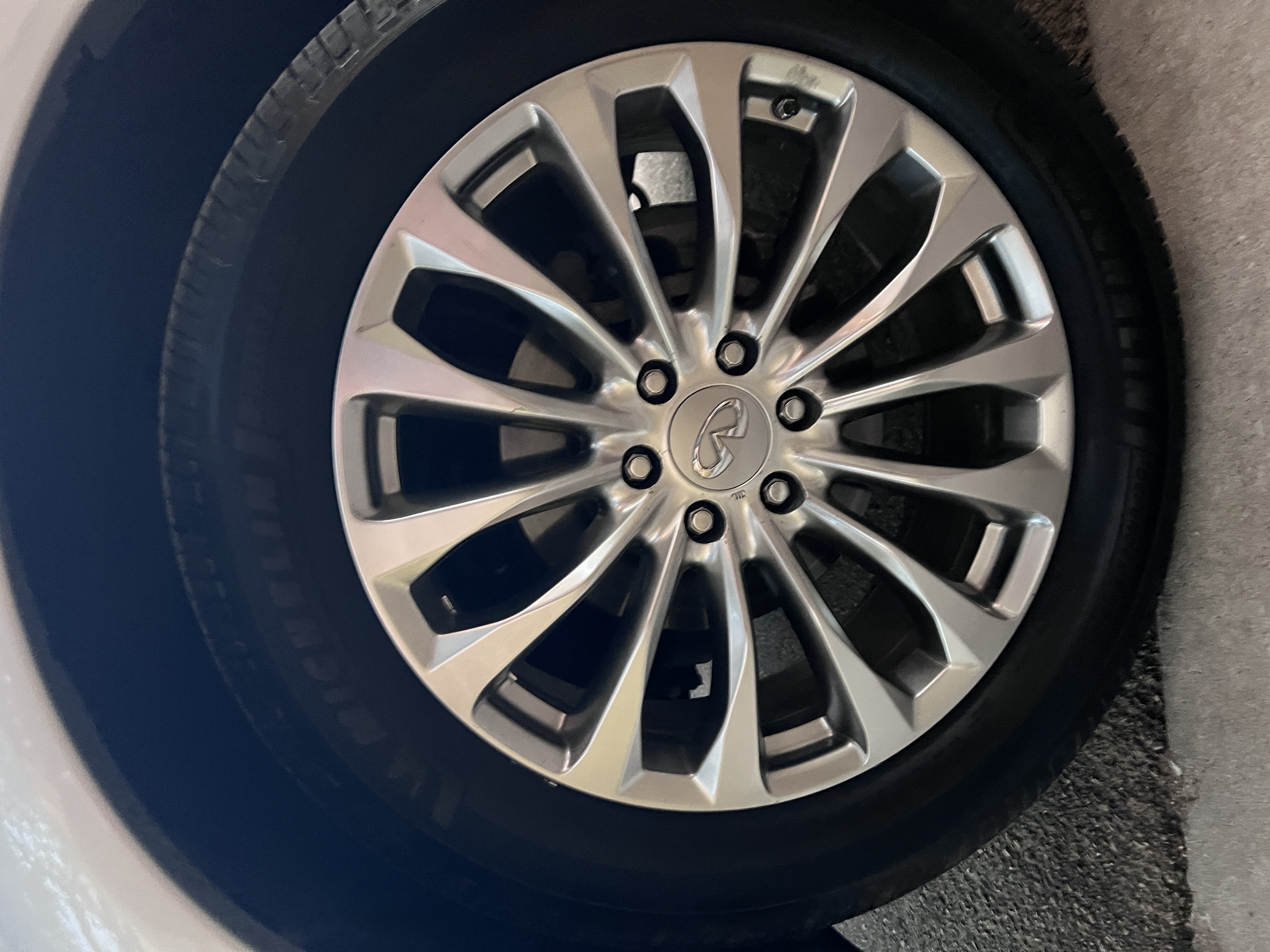 Used 2016 INFINITI QX80 2WD w/ Deluxe Technology Package image 25