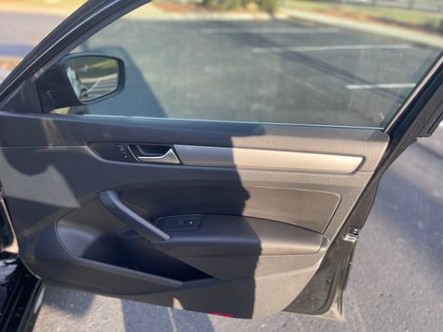 Used 2015 Volkswagen Passat 1.8T Limited Edition image 19