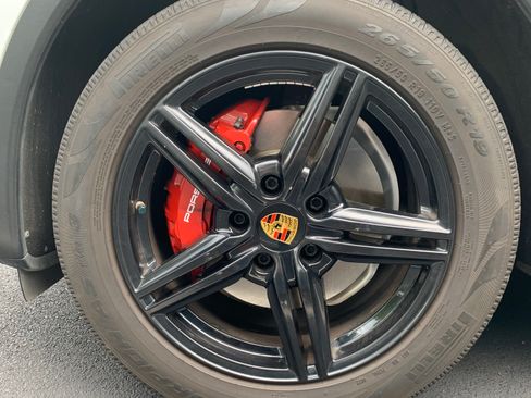 Used 2014 Porsche Cayenne Platinum Edition AWD/4WD image 12