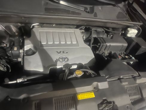 Used 2012 Toyota Highlander FWD image 15