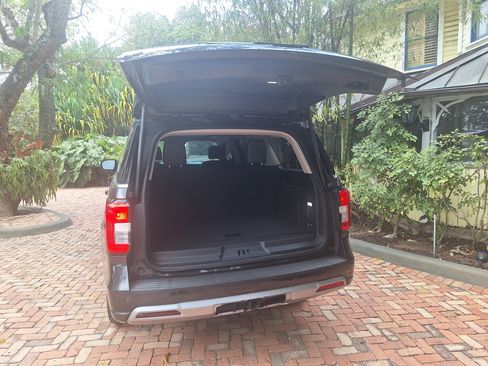 Used 2022 Ford Expedition Max XLT image 8