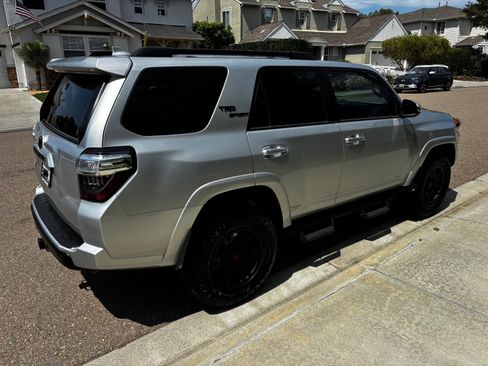 Used 2022 Toyota 4Runner TRD Sport w/ Technology Package AWD/4WD image 2