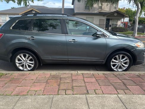 Used 2012 MAZDA CX-9 Grand Touring w/ Moonroof & Bose Audio Pkg image 4