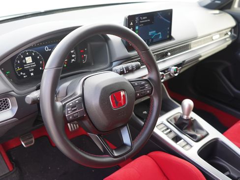 Used 2025 Honda Civic Type R image 14
