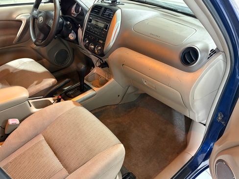 Used 2004 Toyota RAV4 2WD image 28