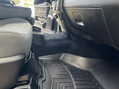 Used 2018 RAM 2500 Tradesman w/ Chrome Appearance Group image 21