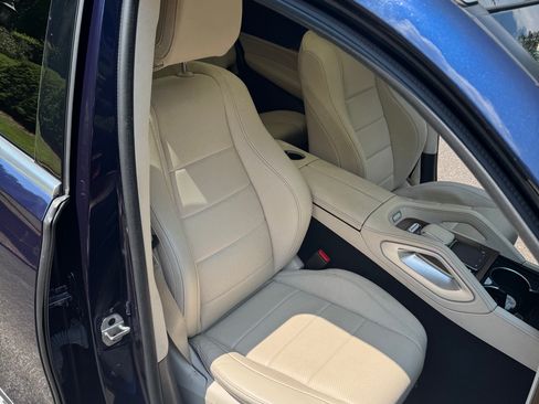 Used 2021 Mercedes-Benz GLS 450 4MATIC image 10