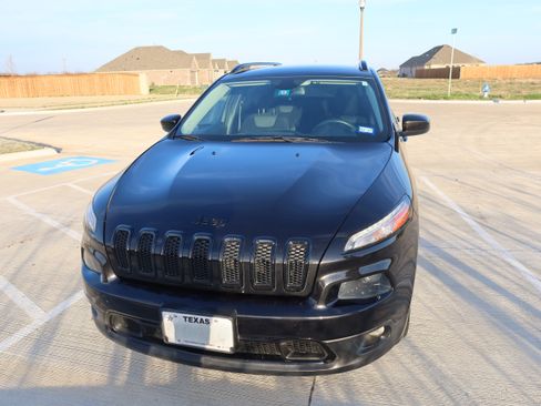 Used 2014 Jeep Cherokee Latitude image 4