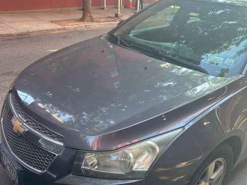 Used 2011 Chevrolet Cruze LT image 1