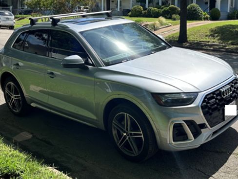 Used 2021 Audi Q5 e Prestige w/ Prestige Package AWD/4WD image 1
