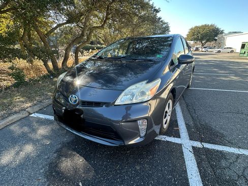Used 2015 Toyota Prius Four image 8