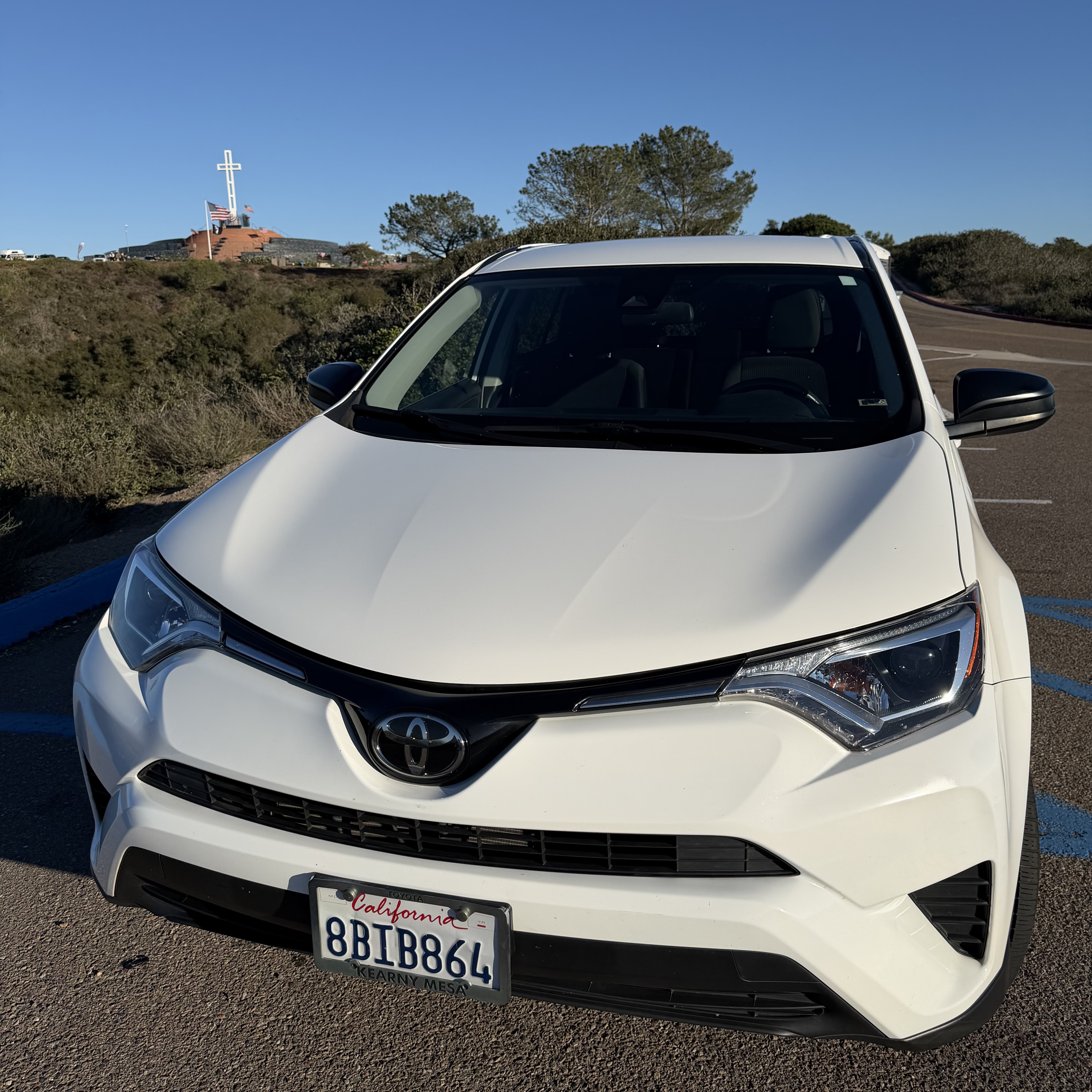 Used 2018 Toyota RAV4 LE w/ Carpet Mat Package FWD image 1