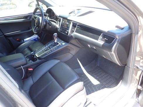 Used 2018 Porsche Macan S AWD/4WD image 27
