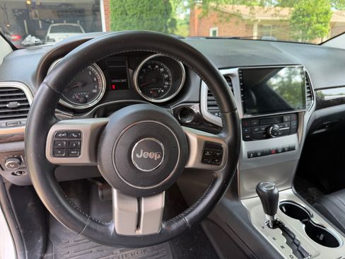 Used 2013 Jeep Grand Cherokee Altitude AWD/4WD image 31