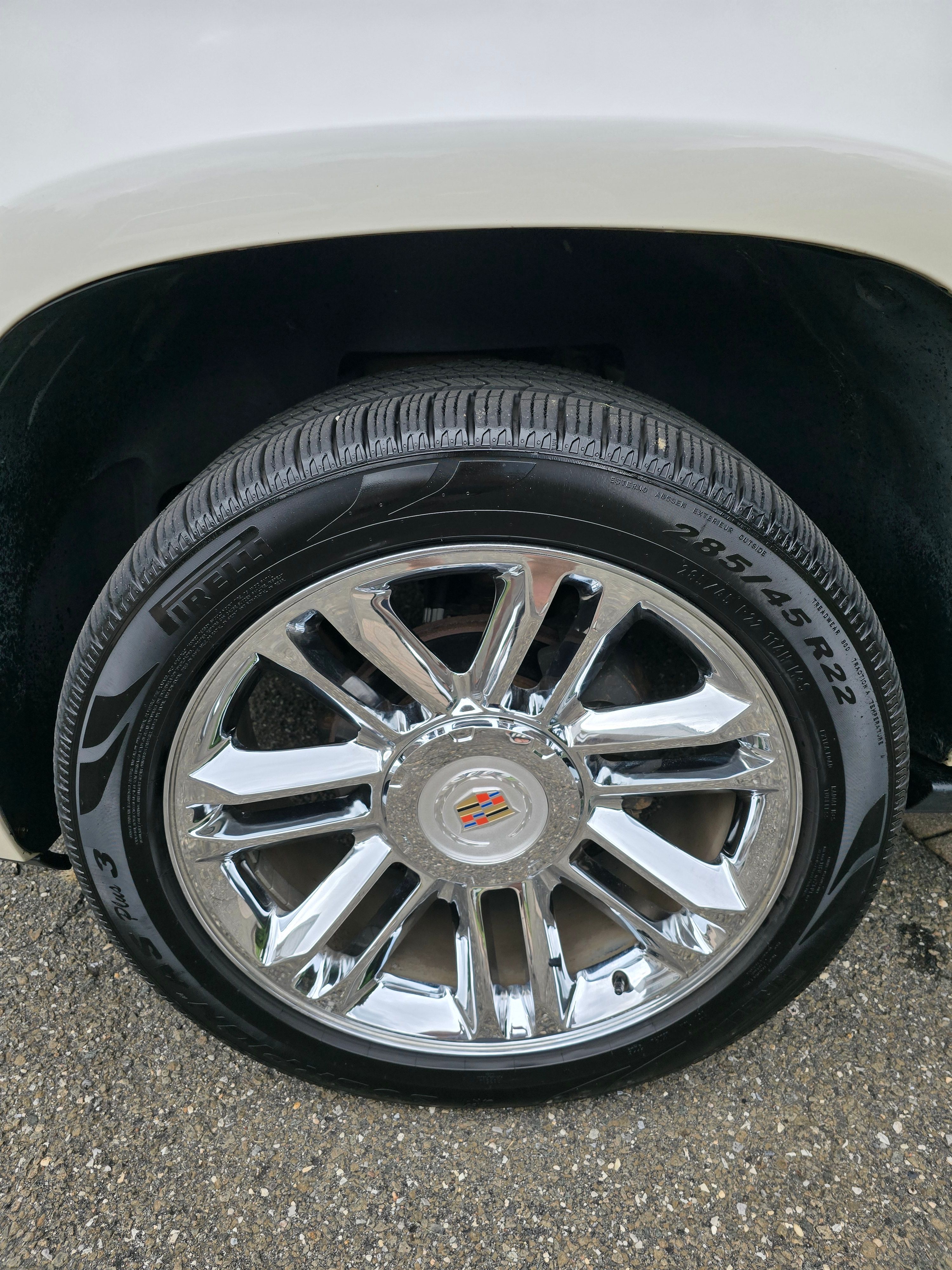 Used 2014 Cadillac Escalade Platinum AWD/4WD image 12