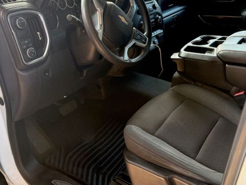 Used 2020 Chevrolet Silverado 1500 LT image 6