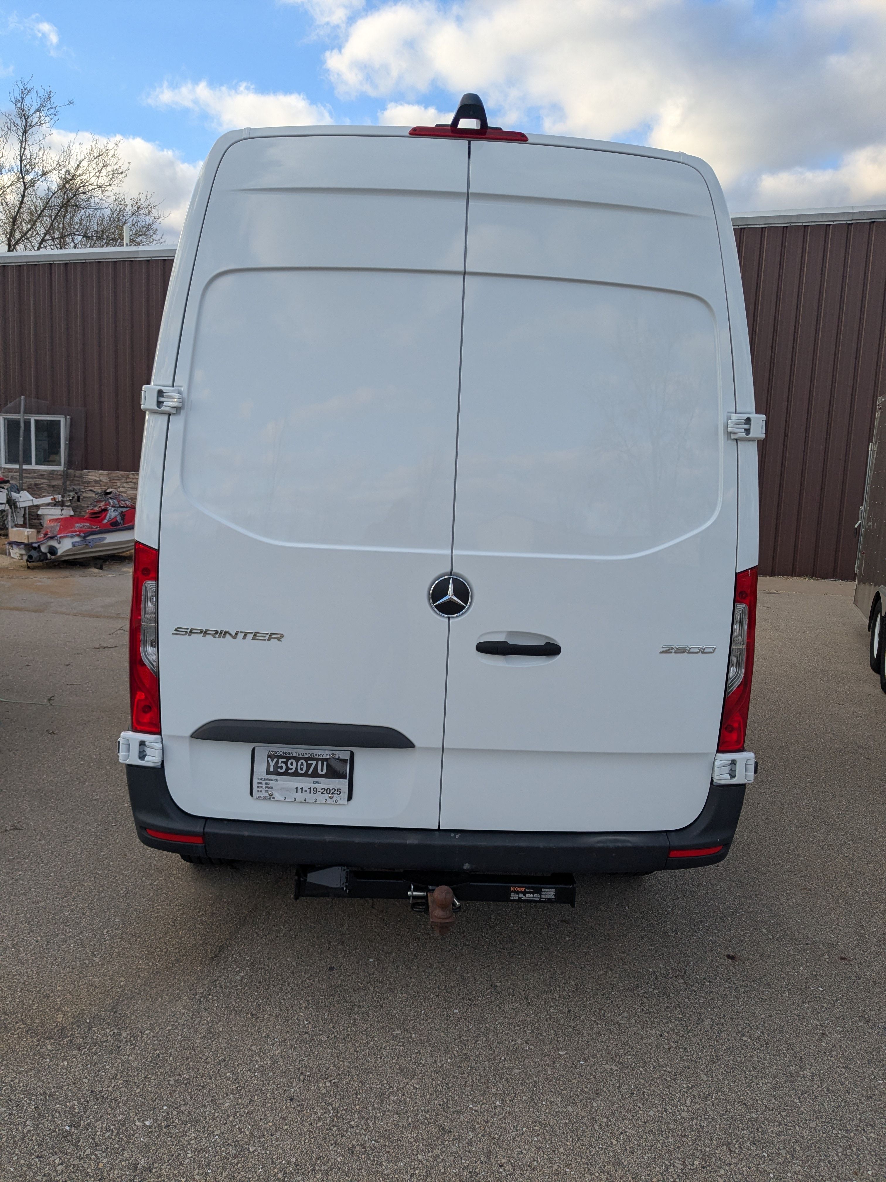 Used 2025 Mercedes-Benz Sprinter 2500 image 3