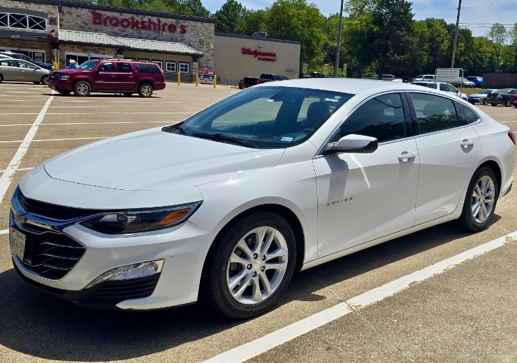 Used 2020 Chevrolet Malibu LT FWD image 1