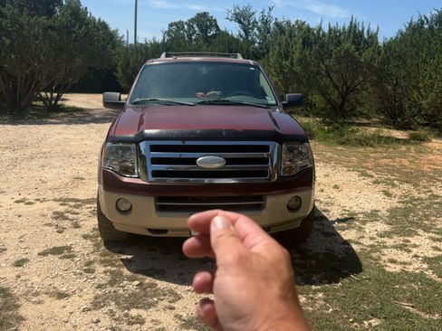 Used 2007 Ford Expedition Eddie Bauer AWD/4WD image 2