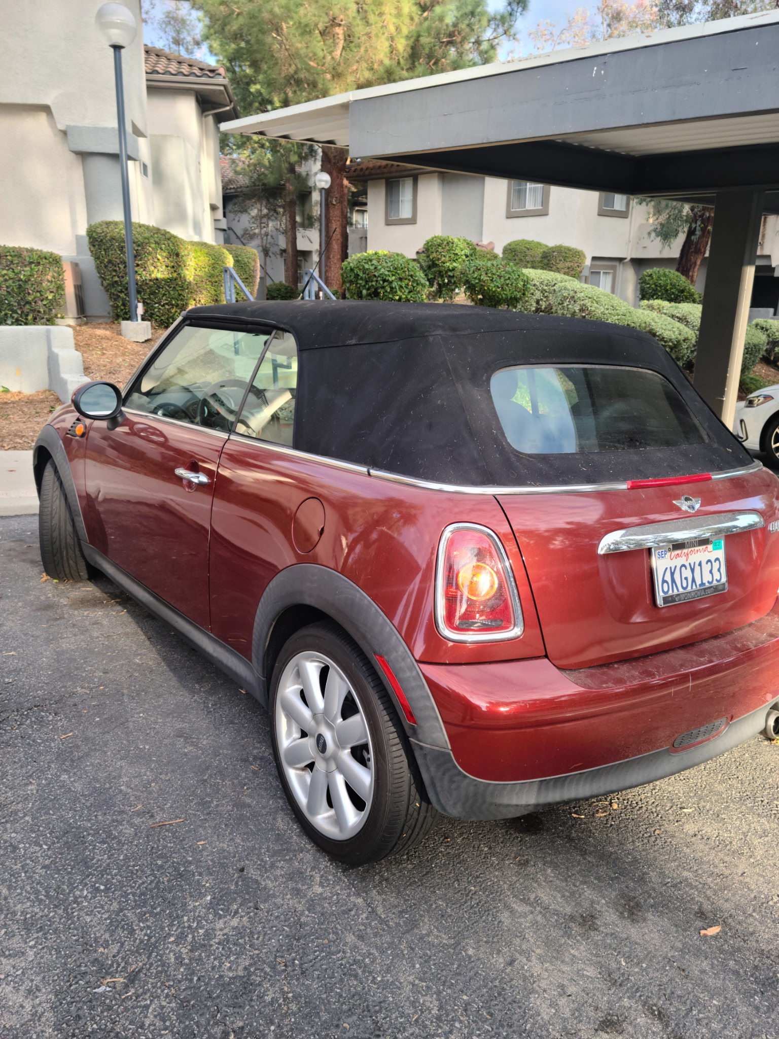 Used 2009 MINI Cooper Convertible FWD image 4