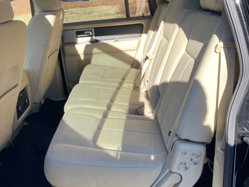 Used 2017 Ford Expedition EL XLT image 12