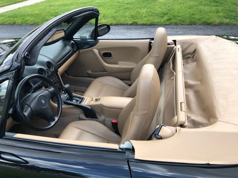 Used 2000 MAZDA MX-5 Miata RWD image 5