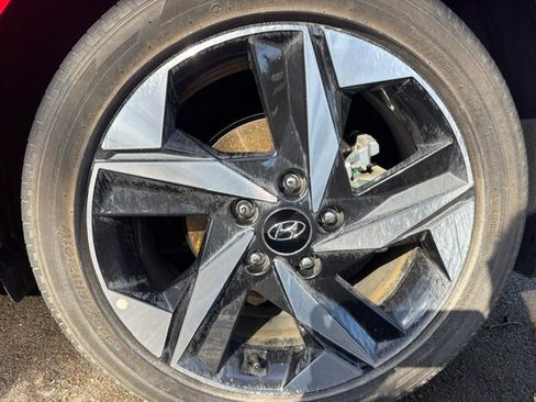 Used 2023 Hyundai Elantra Limited w/ Cargo Package image 16