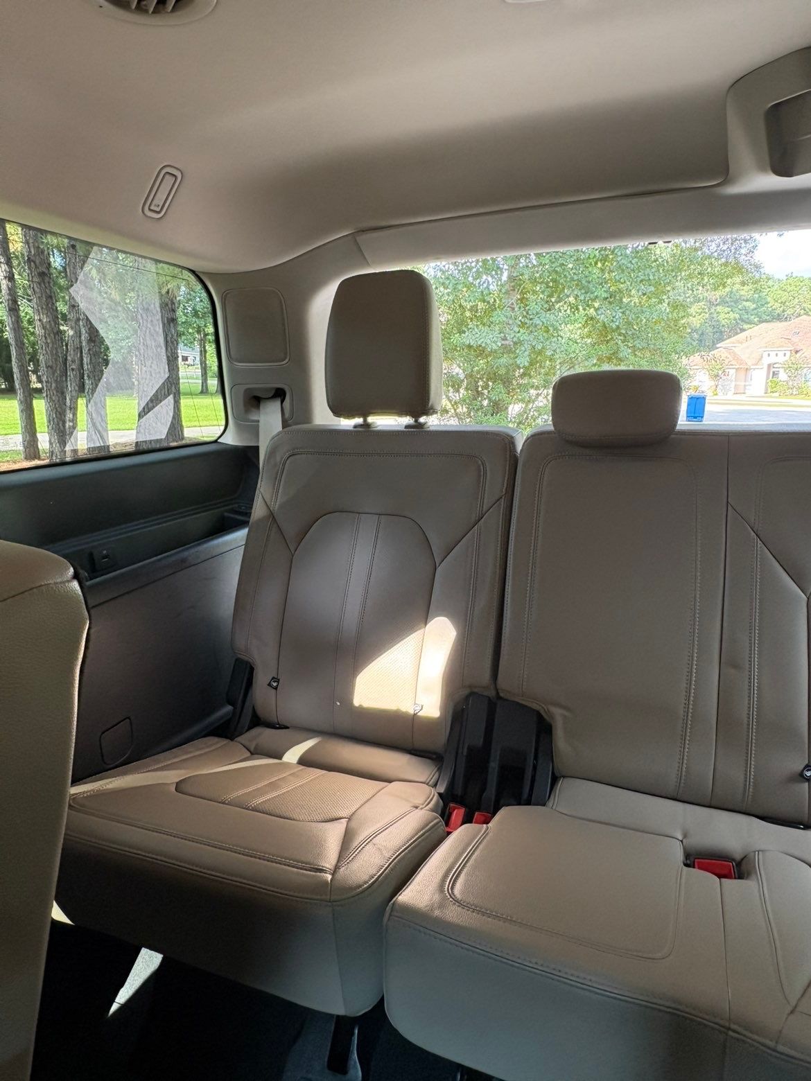 Used 2024 Ford Expedition Limited RWD image 8