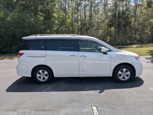 Used 2017 Nissan Quest SV image 5